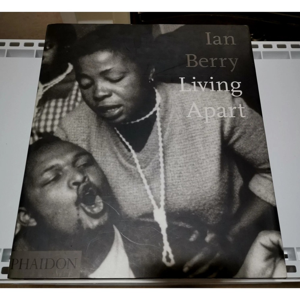 LIVING APART (PHOTOGRAPHY) By Ian Berry Hardcover